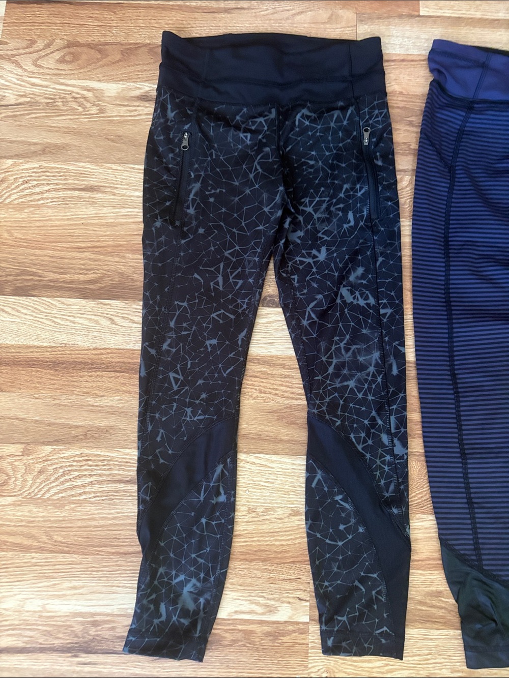 Lululemon Sz 4 set of 2 - Picture 3 of 4